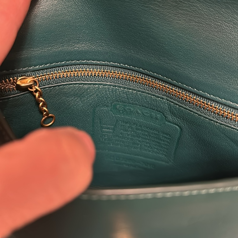 Brand new Coach Turn lock original glove-tanned pouch leather Crossbody Bag - Picture 8 of 10